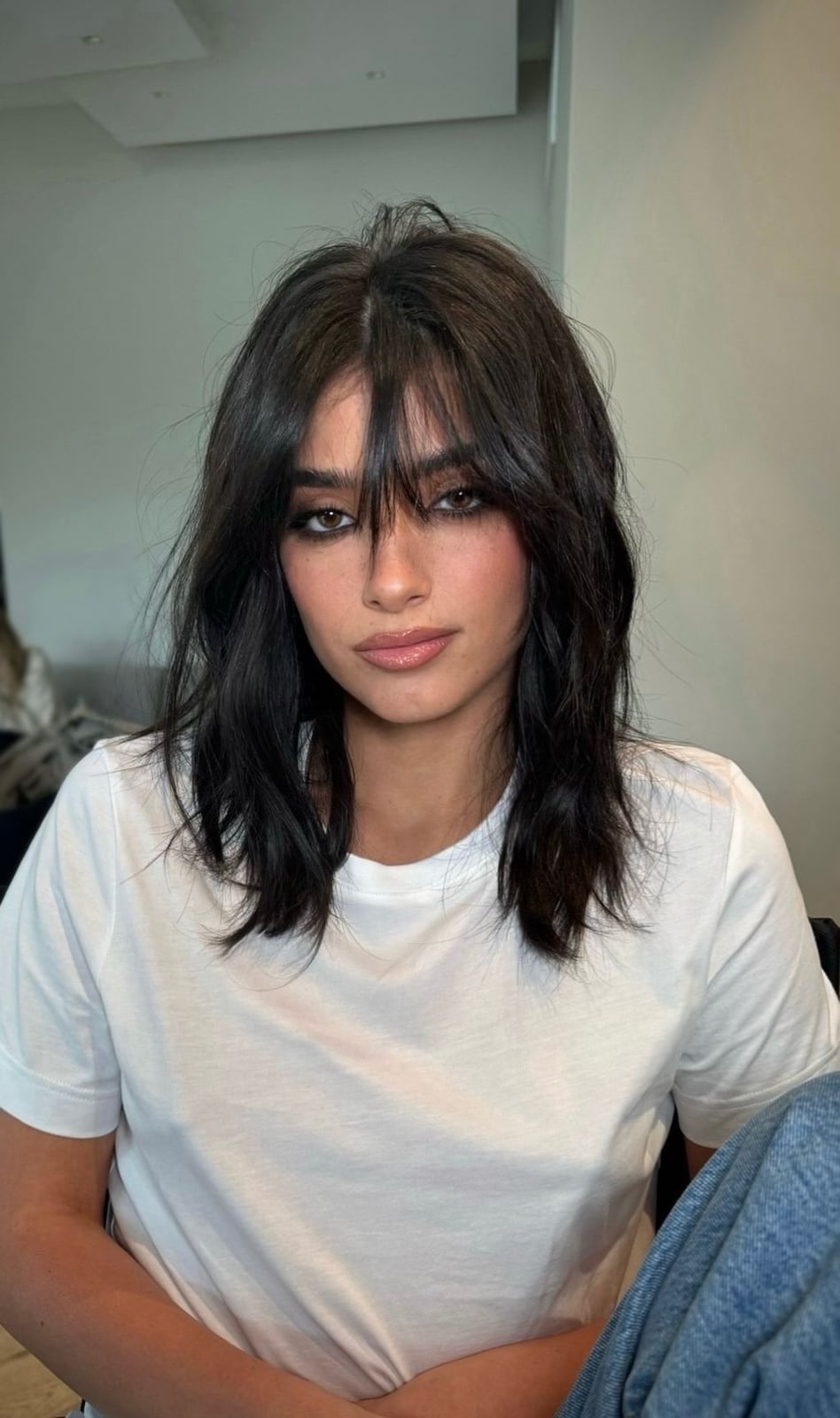 Collarbone Layers With Textured Bangs, Wavy Collarbone Layers With Textured Bangs, Wavy — Simple Mid Length Hair