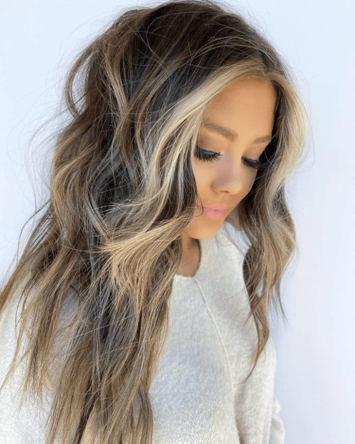 Cream knit sweater enhances blonde money pieces in a casual look — Simple Money Piece