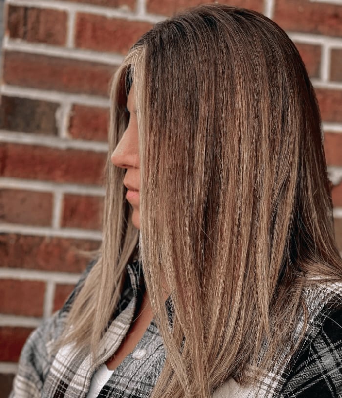 Plaid shirt showcases blonde money pieces framing the face — Simple Money Piece