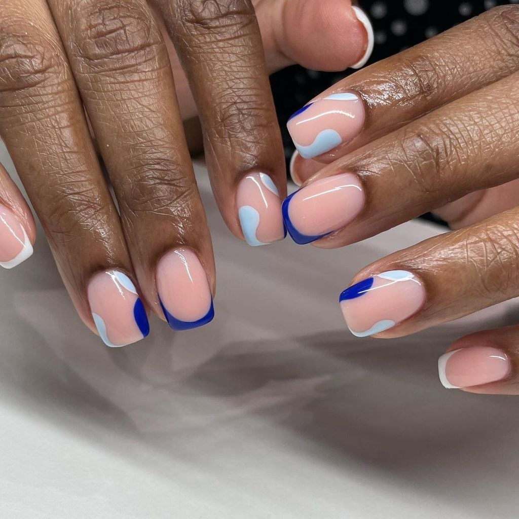 Short Oval Nude With Blue Abstract Shapes Short Oval Nude With Blue Abstract Shapes — Simple Nail Shapes