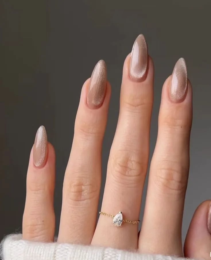 Shimmering Beige Medium Almond Cat-Eye Effect Shimmering Beige Medium Almond Cat-Eye Effect — Simple Nail Shapes