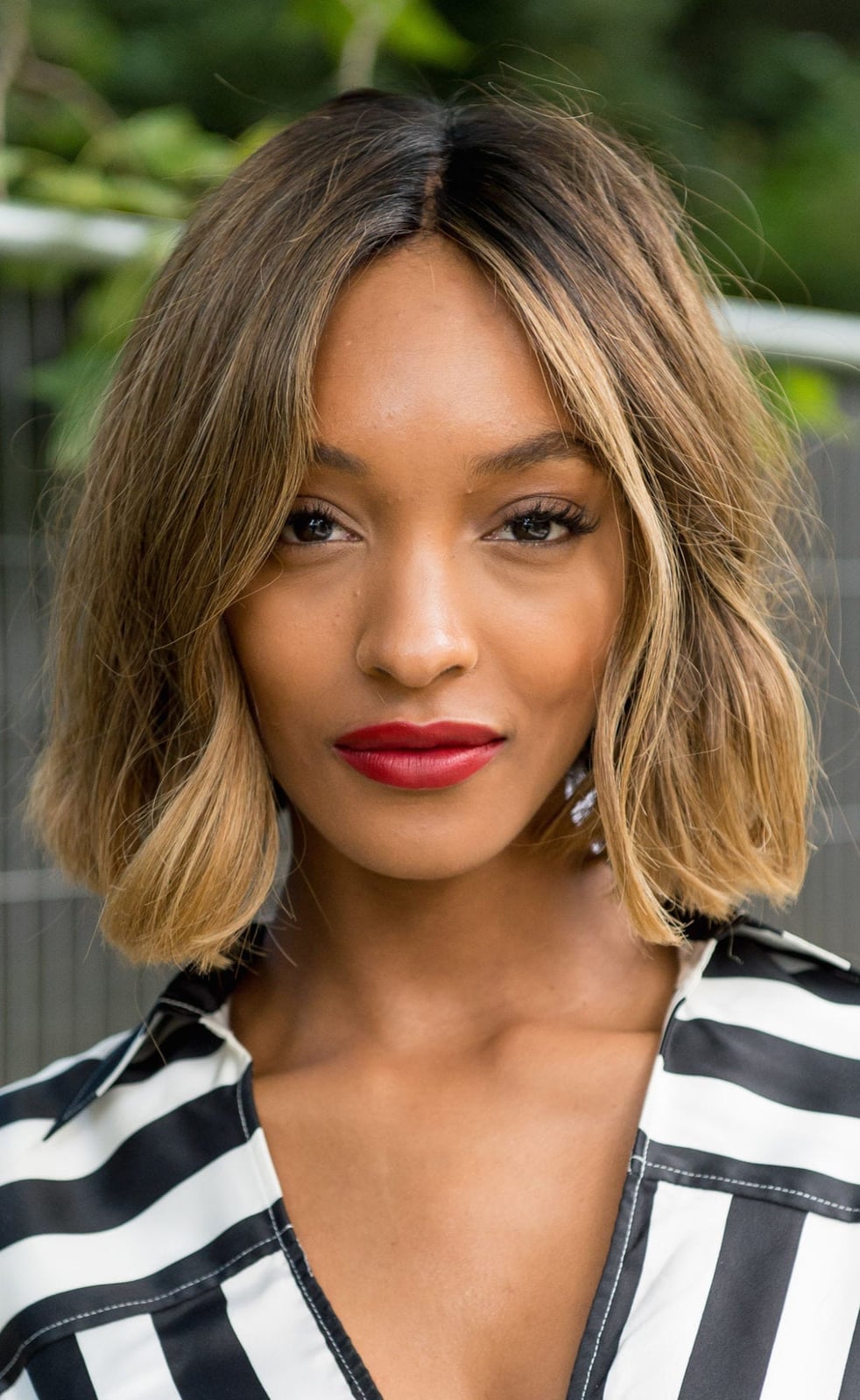 Collarbone Bob With Dark Blonde Balayage Collarbone Bob With Dark Blonde Balayage — Simple New Hairstyles