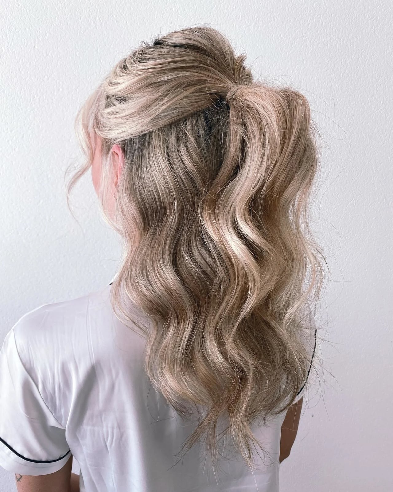 Mid-Back Ash Blonde Half-Up Ponytail Mid-Back Ash Blonde Half-Up Ponytail — Simple New Hairstyles