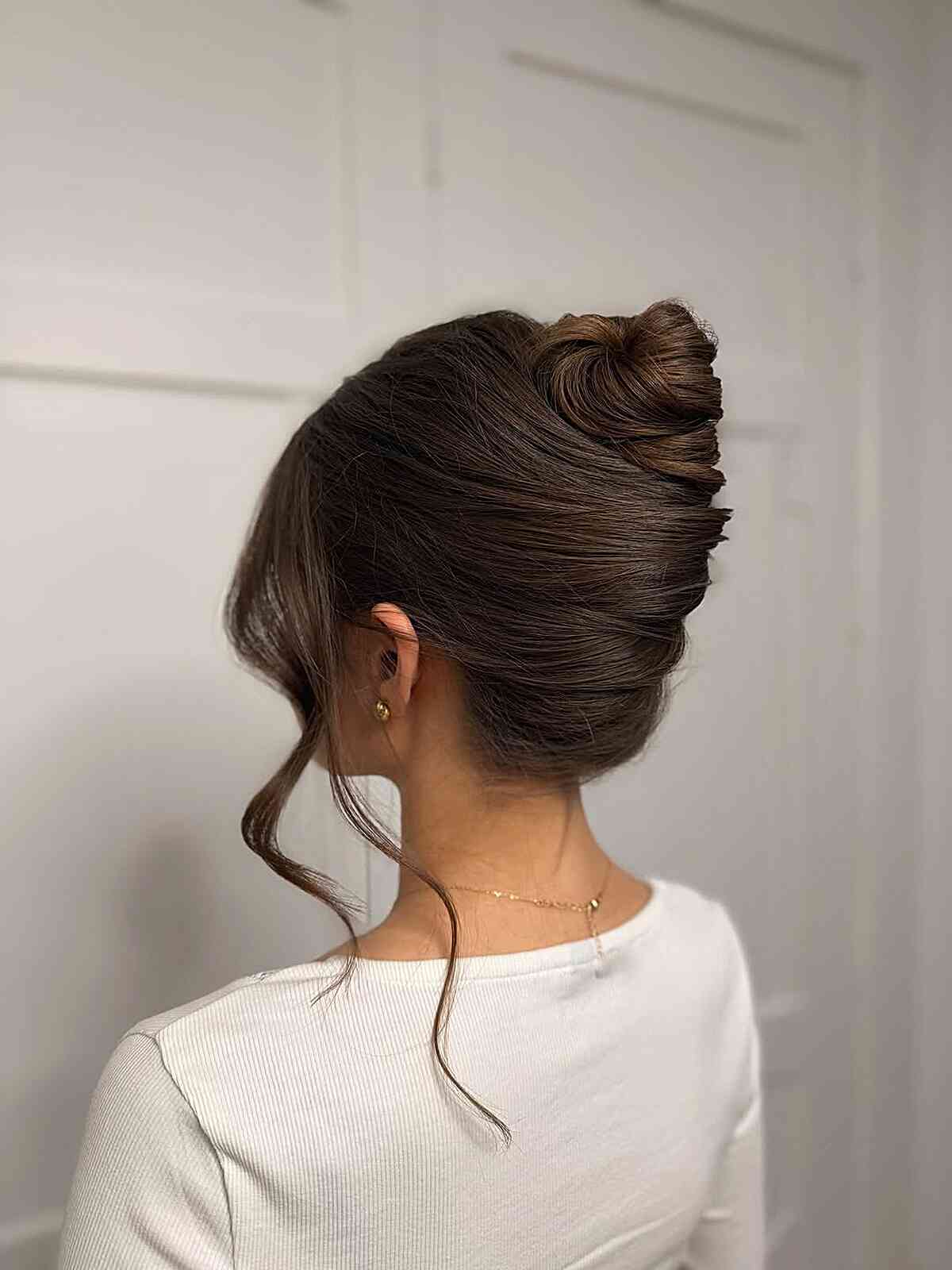 Mid-Back Dark Brown Complex Bun Mid-Back Dark Brown Complex Bun — Simple New Hairstyles