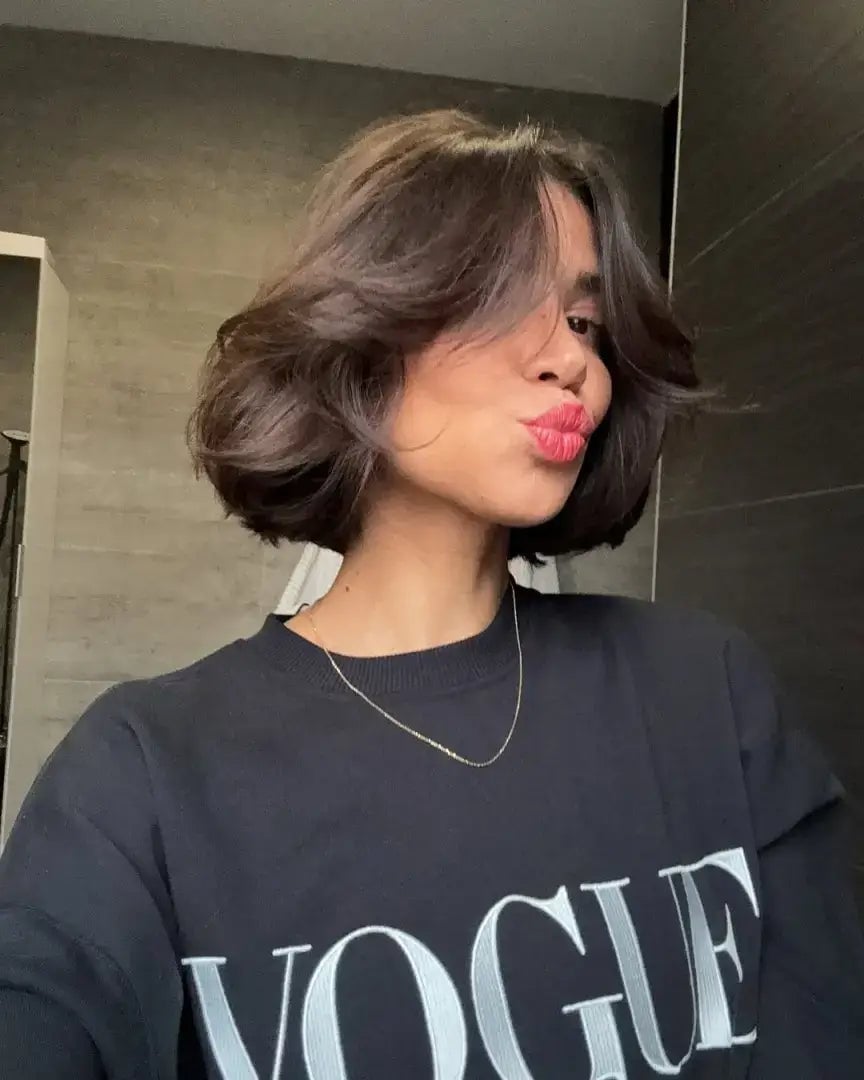 Collarbone Layered Bob With Curtain Bangs — Simple Oval Face Haircuts