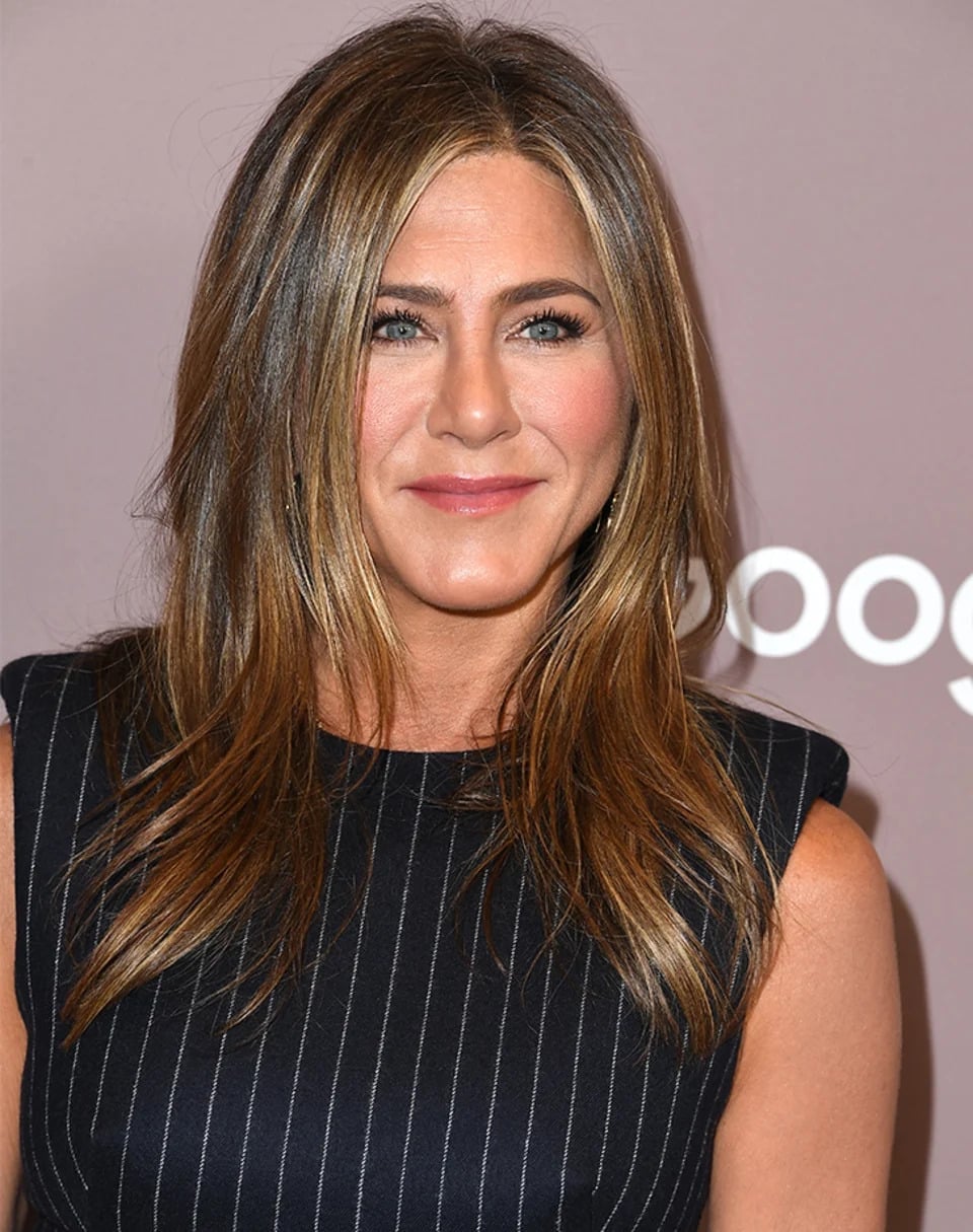 Mid-Back Layers With Fine Density — Simple Oval Face Haircuts