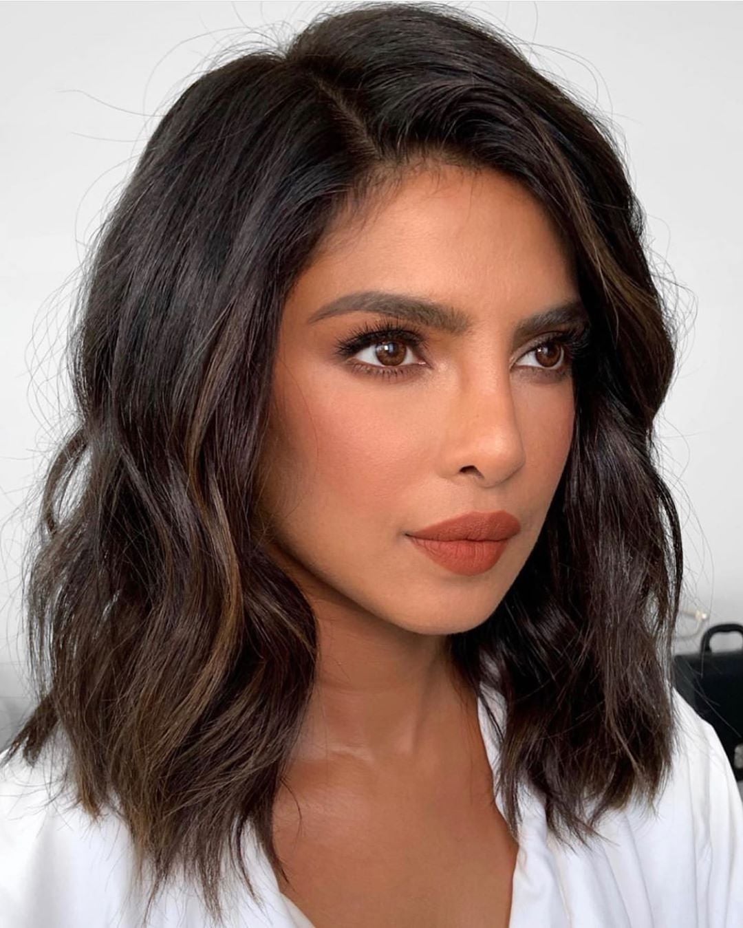 Collarbone Lob No Bangs — Simple Oval Face Haircuts