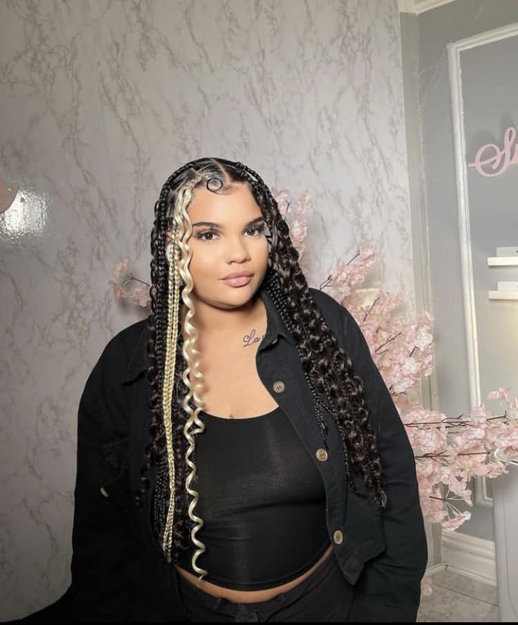 Wavy Thick Box Braids With Blonde Accent Braid — Simple Peekaboo Braids