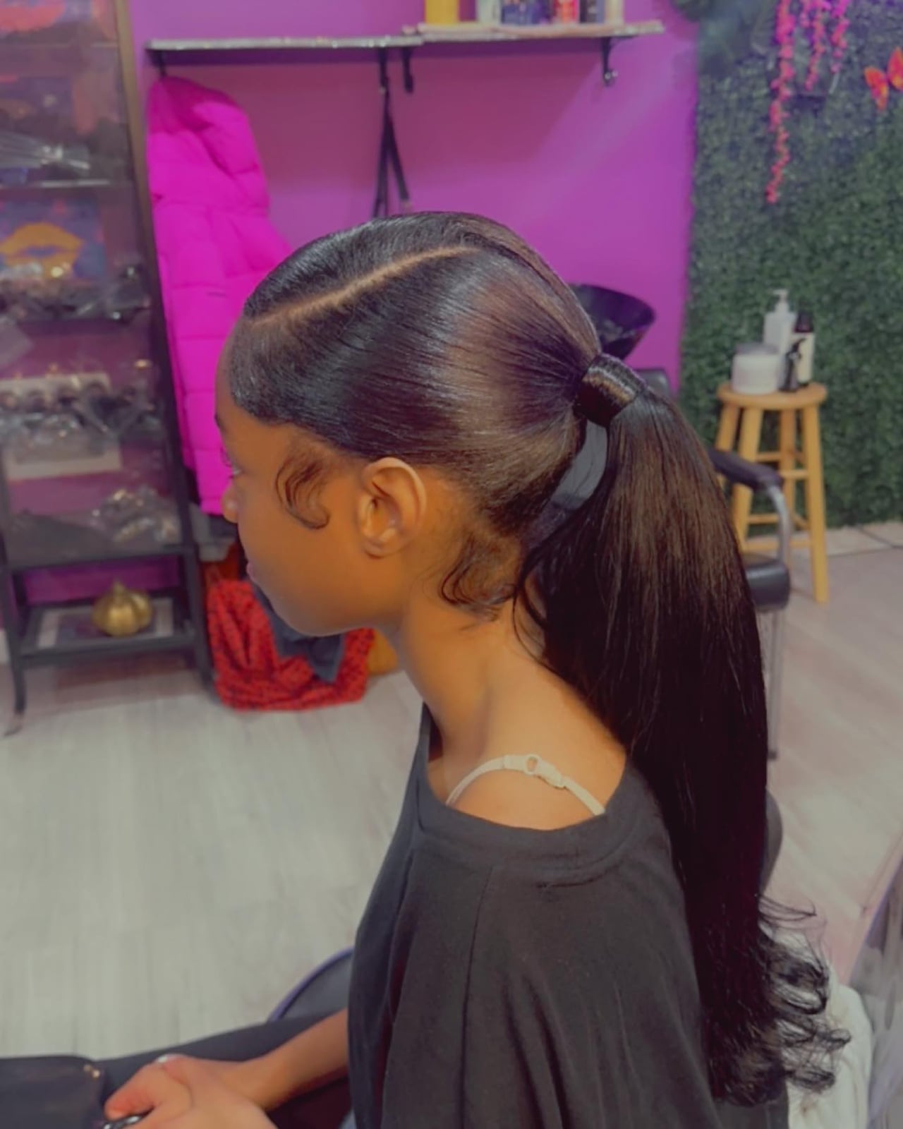 Sleek Ponytail With Prominent Swoop — Simple Ponytail with Swoop