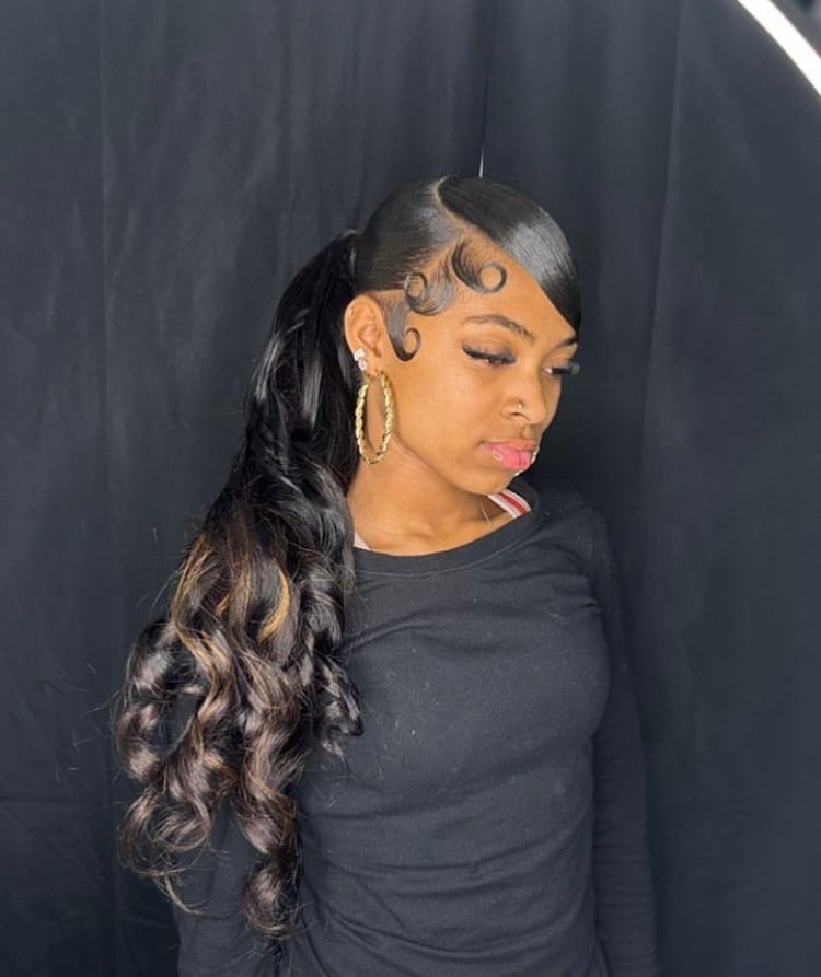 Voluminous Curls Ponytail With Blonde Highlights — Simple Ponytail with Swoop