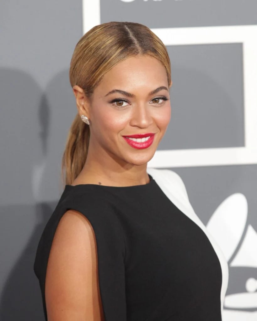 Honey Blonde Chin Sleek Low Ponytail — Simple Professional Hairstyles