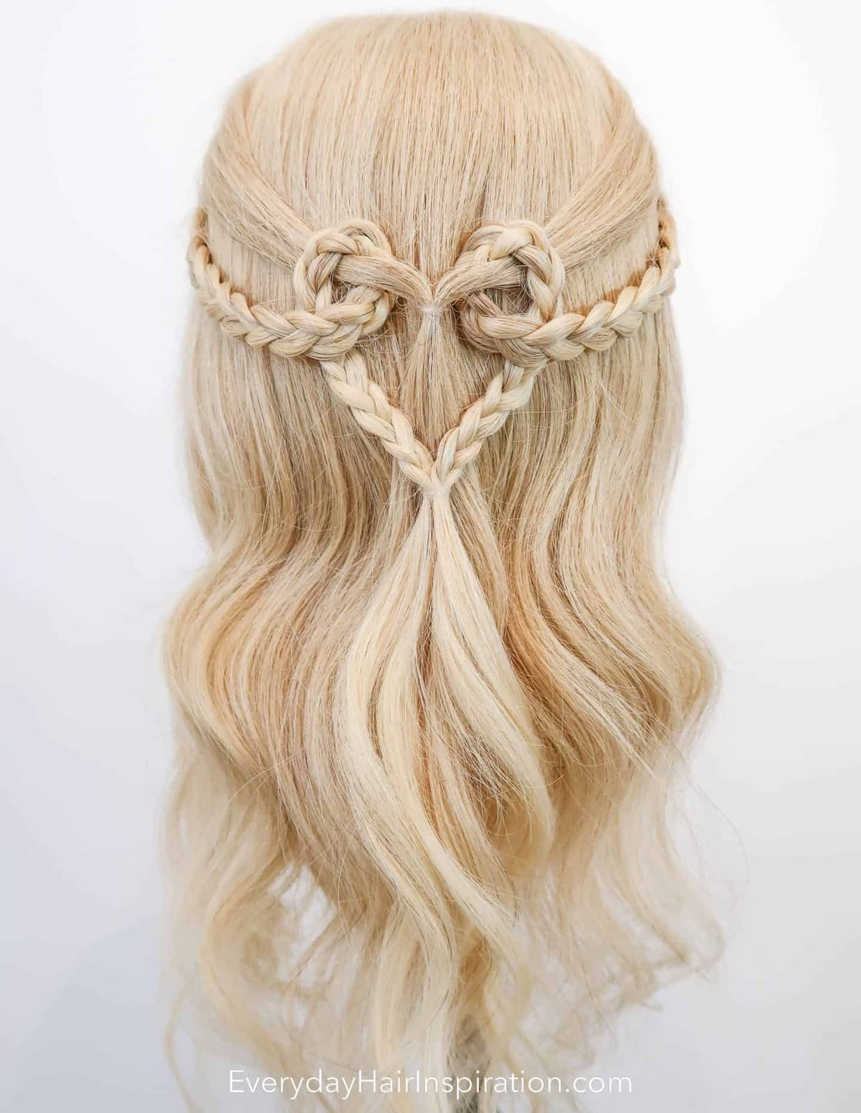 Blonde Hair With Heart-Shaped Braid Detail Blonde Hair With Heart-Shaped Braid Detail — Simple Quick Braids Hairstyle