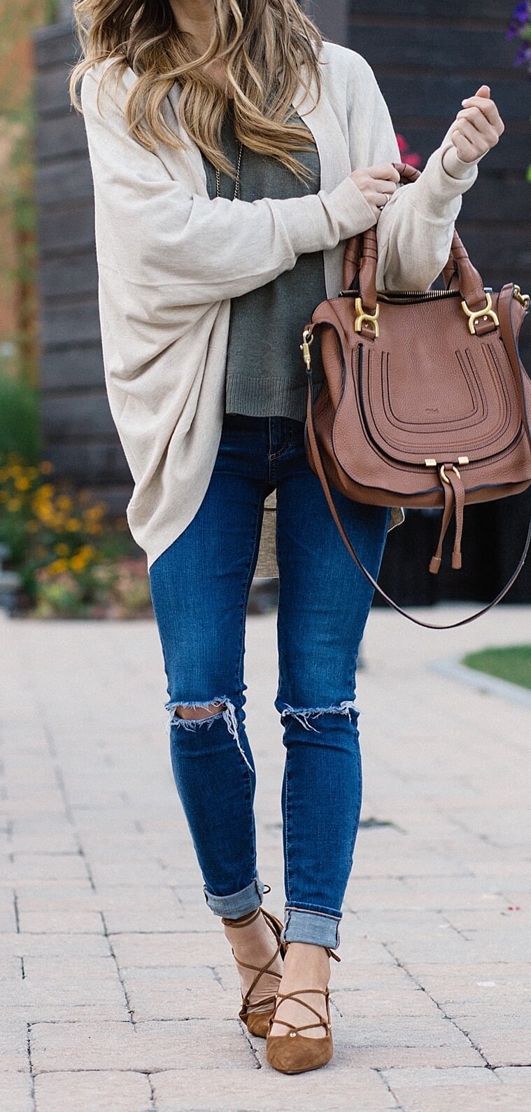 Dark Wash Ripped Skinny Jeans With Knitwear And Strappy Heels — Simple Ripped Jeans Outfits