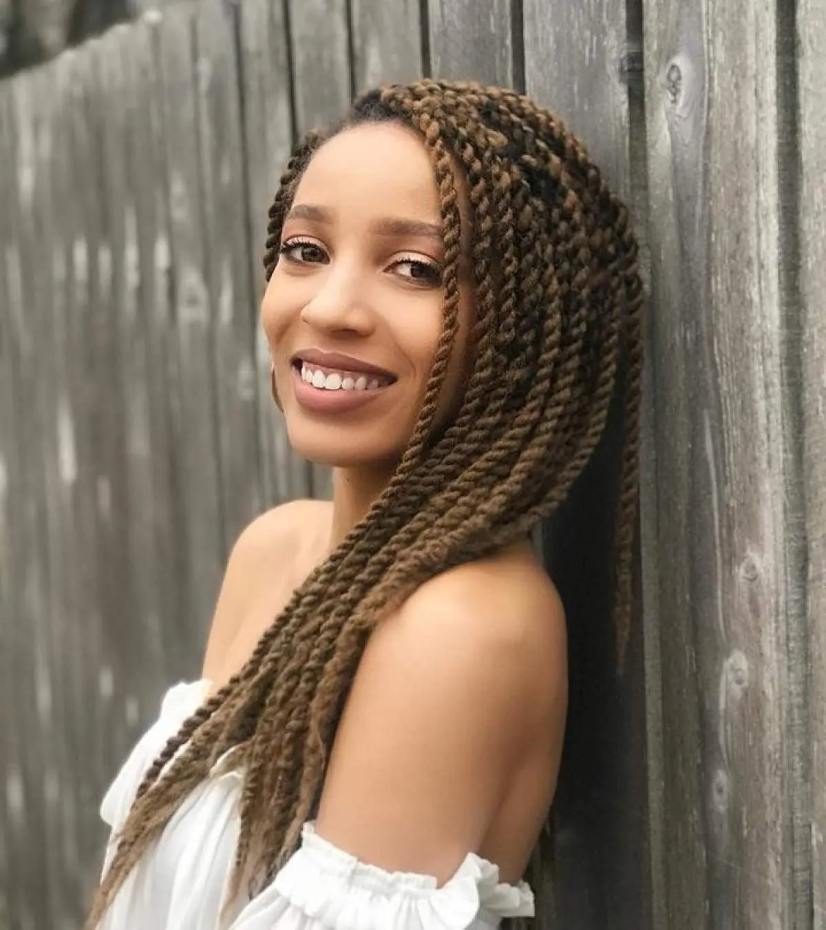 Brown Mid-Back Twists With Blonde Highlights — Simple Senegalese Twists
