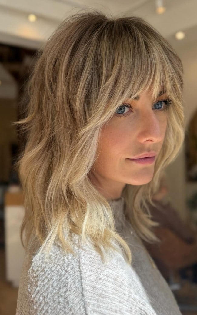 Collarbone Length Beige Blonde Shag With Curtain Bangs — Simple Shag Hair