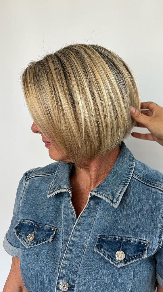 Sharp Collarbone Bob With Middle Part Sharp Collarbone Bob With Middle Part — Simple Short Haircuts