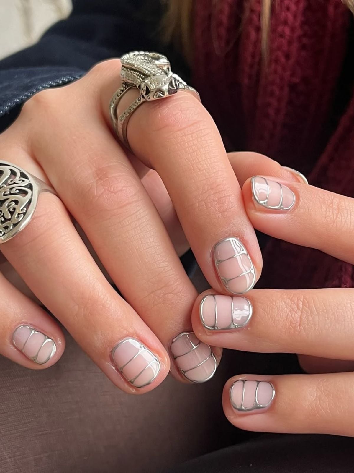 Pale Pink Silver Grid Short Almond Nails — Simple Short Nail Art