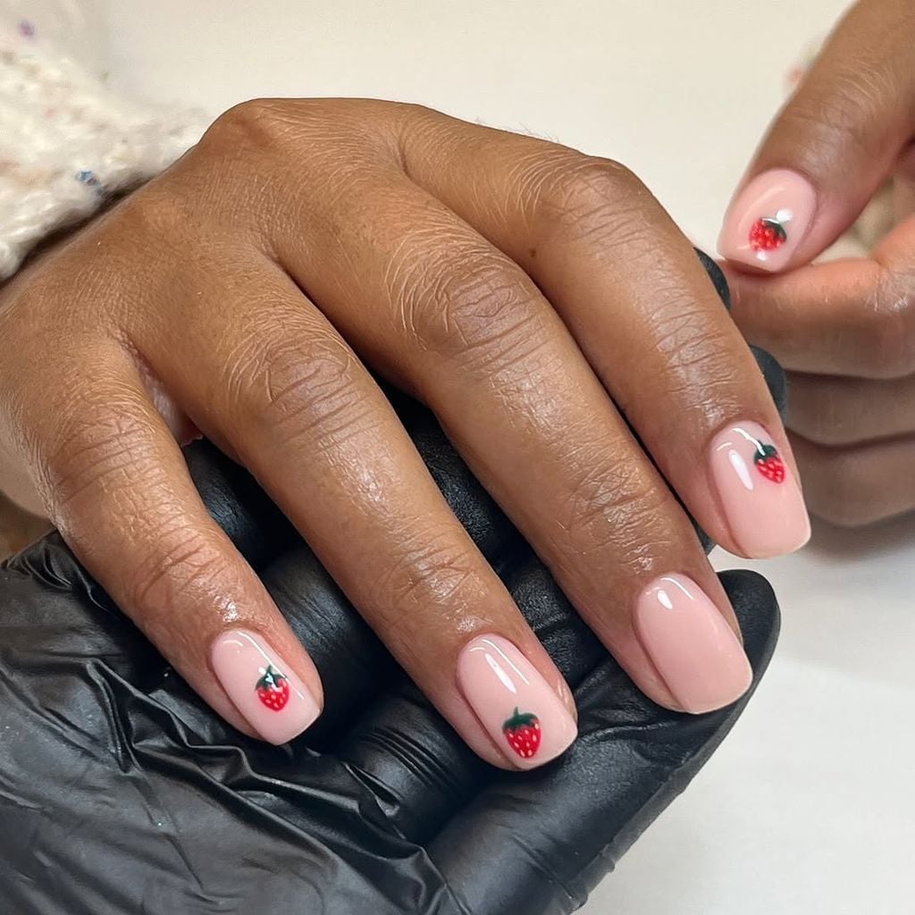 Light Pink Strawberry Illustration Short Oval Nails — Simple Short Nail Art