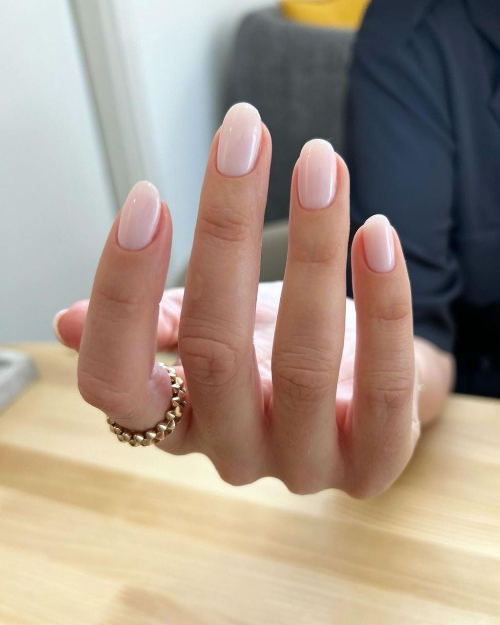 Nude Floral French Short Square Oval Nails, глянцевый — Simple Short Nails