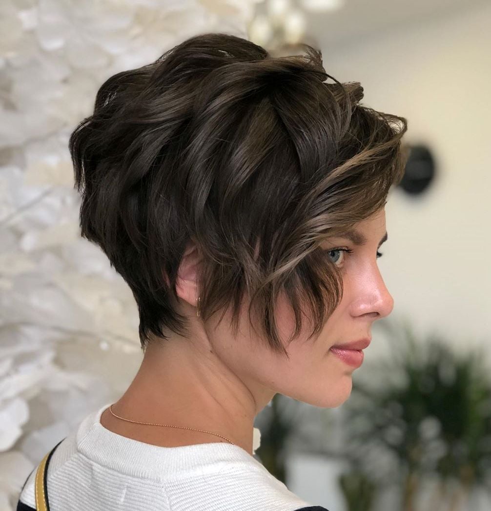 Short Layered Pixie With Textured Waves, Close-Up Take Short Layered Pixie With Textured Waves, Close-Up Take — Simple Side Part Bangs