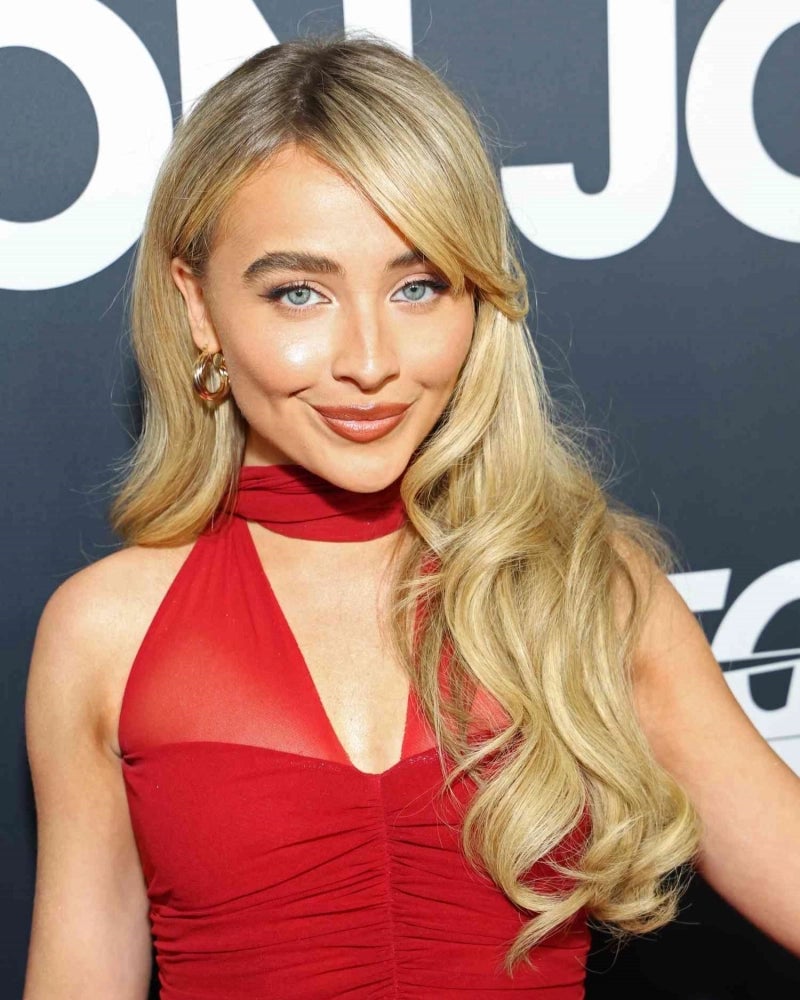 Shoulder Length Blonde With Voluminous Bangs Shoulder Length Blonde With Voluminous Bangs — Simple Side Part Bangs