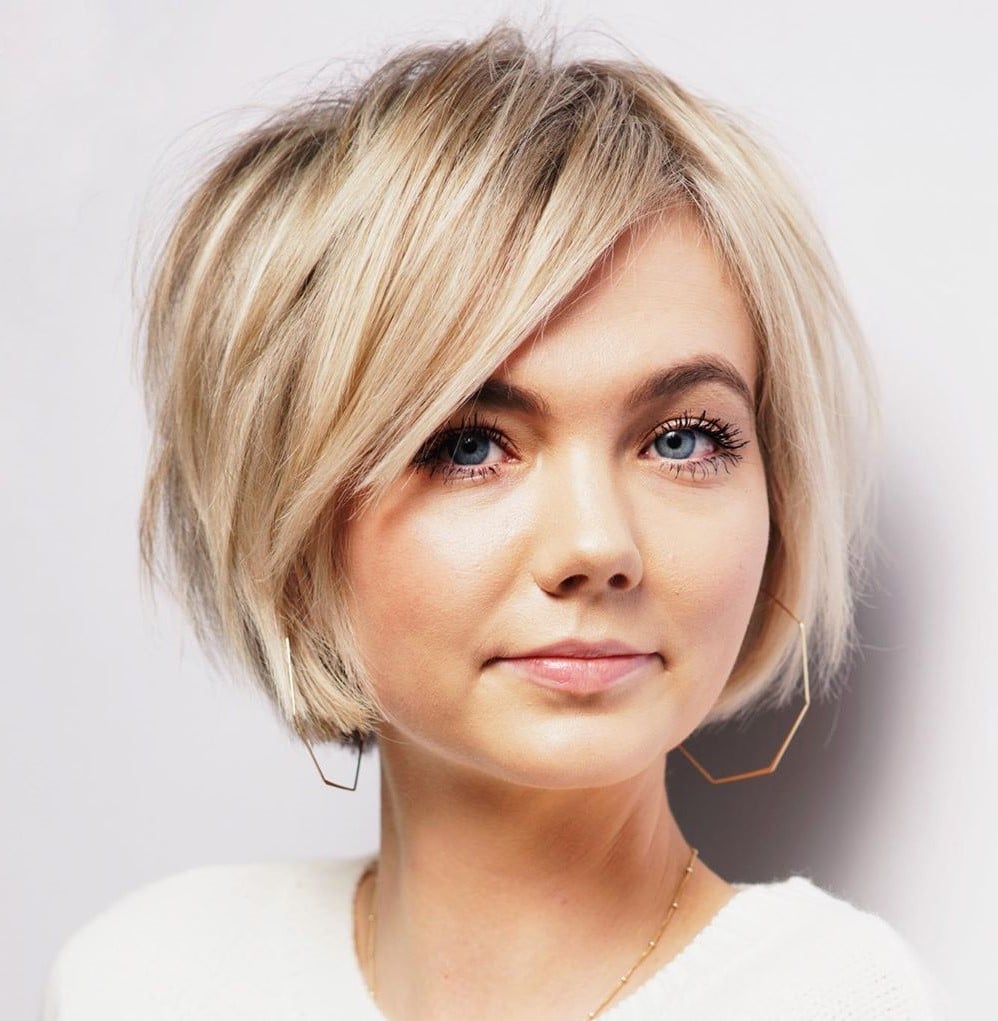 Honey Blonde Shoulder Shag With Curtain Bangs Honey Blonde Shoulder Shag With Curtain Bangs — Simple Side Part Bangs