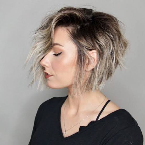 Asymmetrical Bob With Messy Texture — Simple Side Part Hairstyles