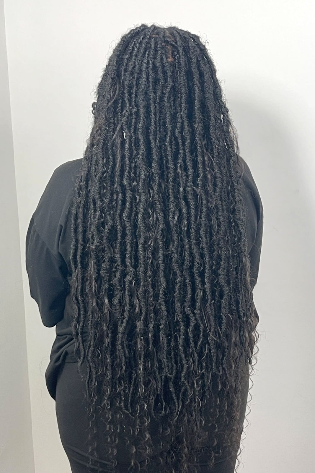 Collarbone Wavy Soft Locs Brown Blonde Highlights Collarbone Wavy Soft Locs Brown Blonde Highlights — Simple Soft Locs Hairstyles