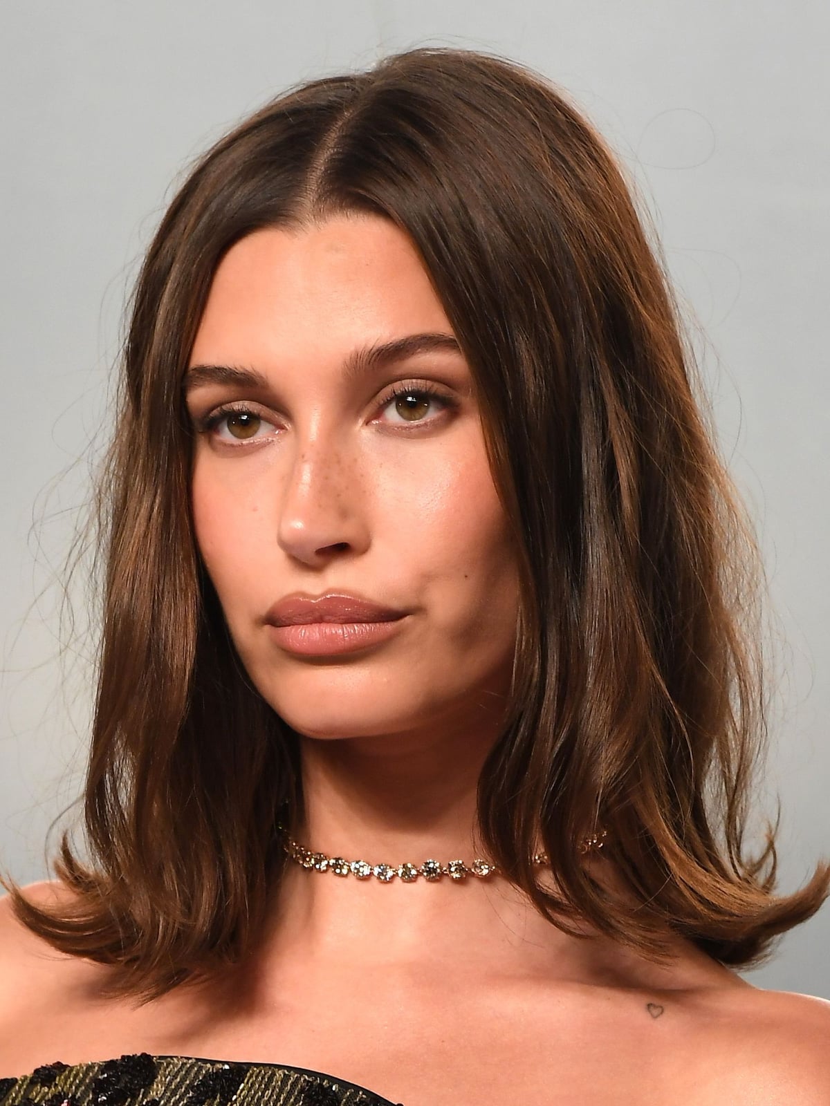 Medium Brown Lob With Face-Framing Bangs — Simple Textured Hair
