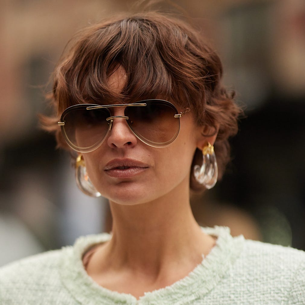 Short Wavy Shag With Curtain Bangs — Simple Textured Hair