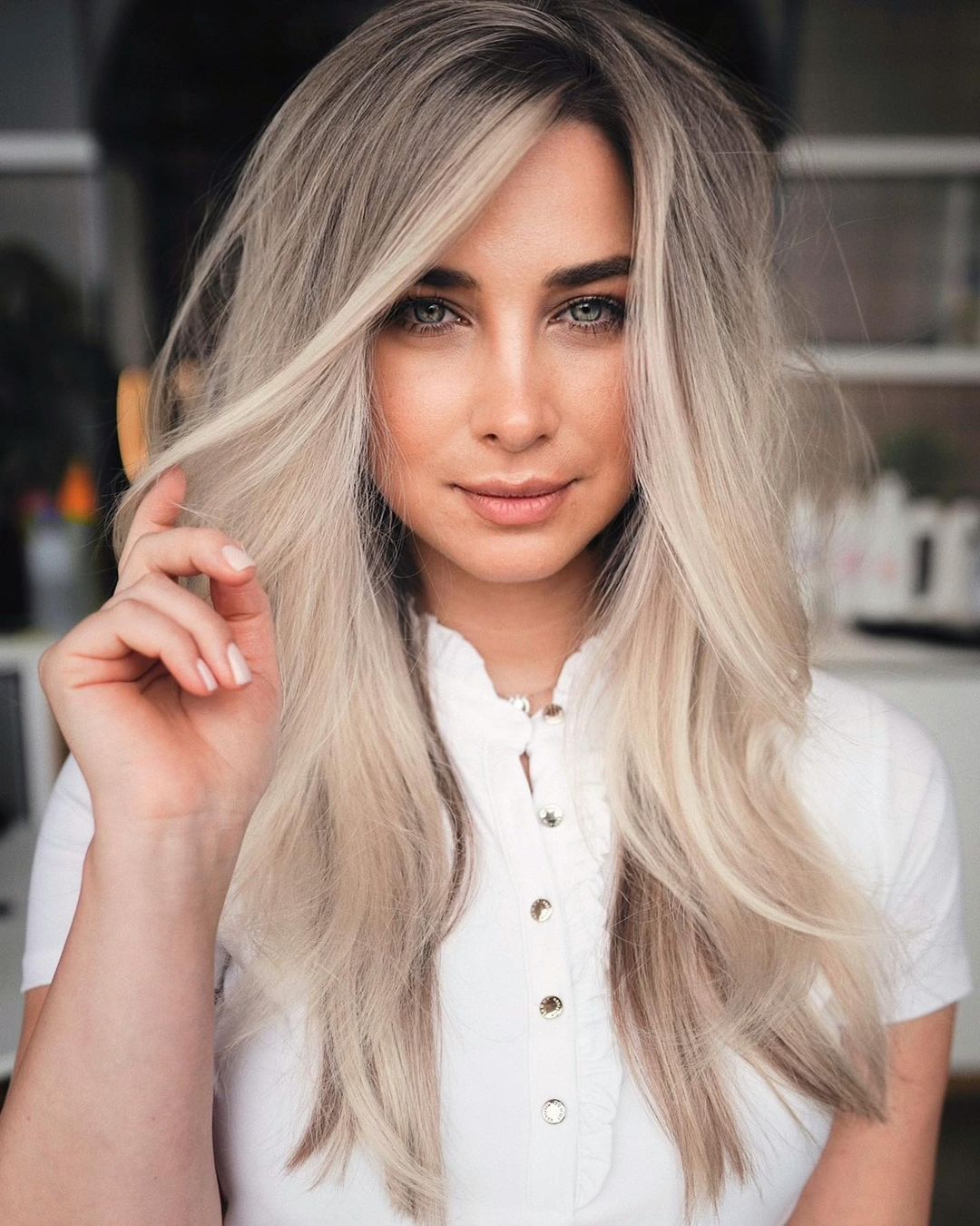 Long Layered Ash Blonde With Curtain Bangs Long Layered Ash Blonde With Curtain Bangs — Simple Thinning Hair
