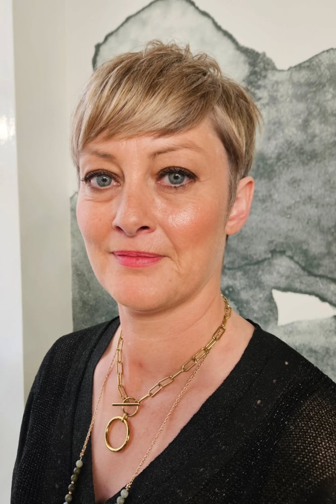 Blonde Pixie With Piecey Texture Blonde Pixie With Piecey Texture — Simple Thinning Hair