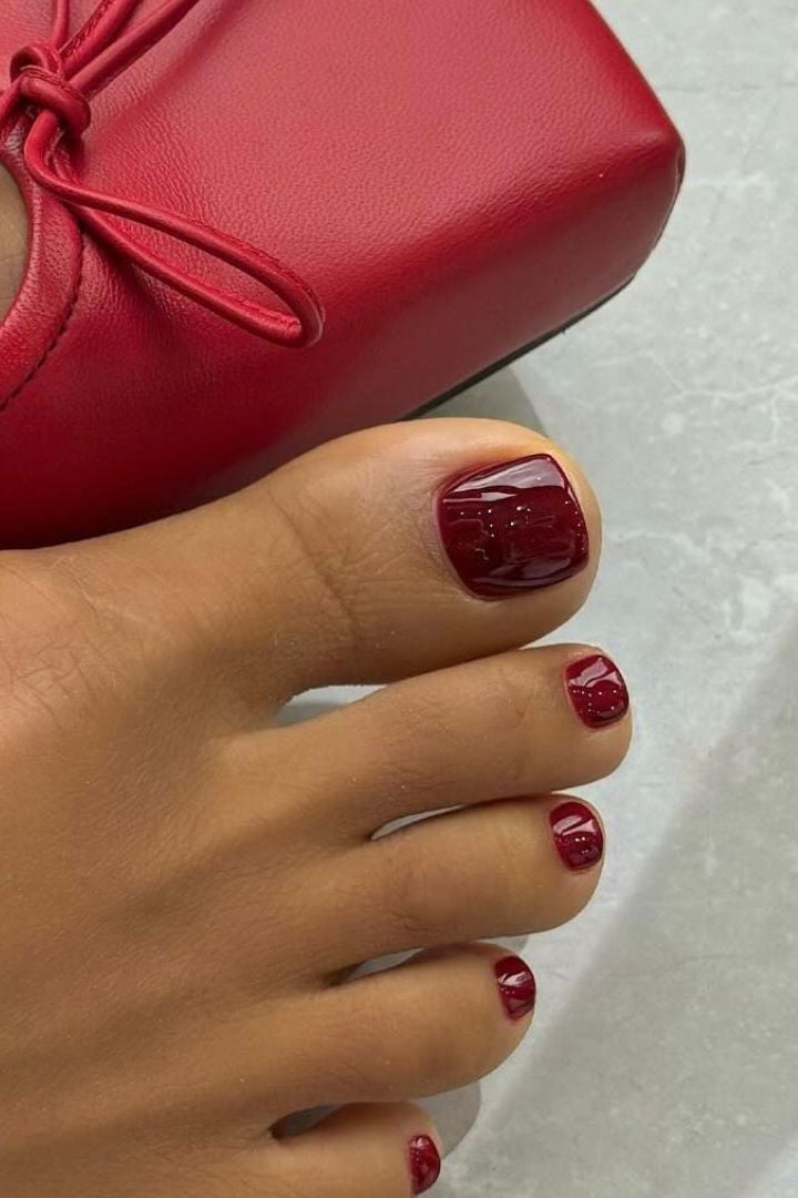 Deep Burgundy Shimmer Glossy Toenails — Simple Toenail Colors