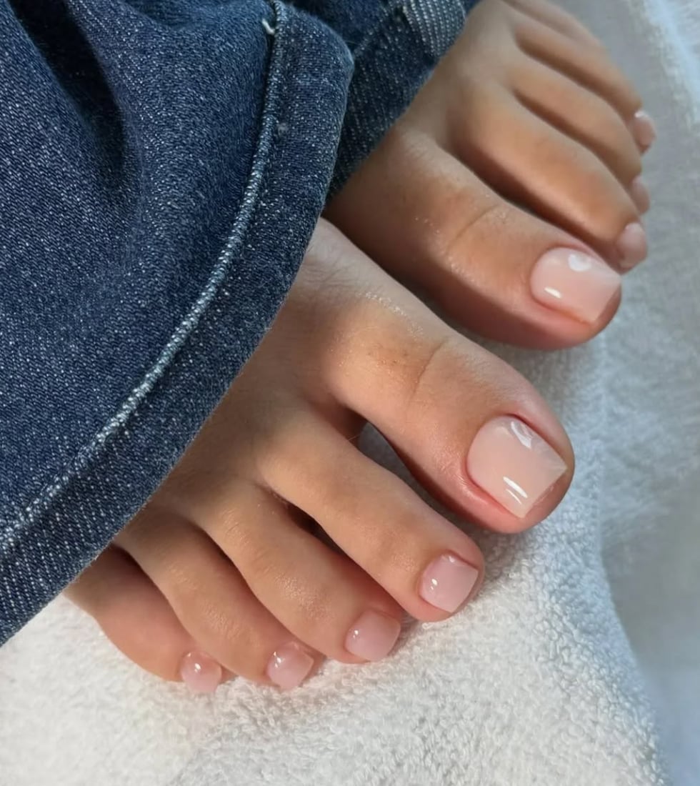 Sheer Milky Pink Toenails With White Dot Accent — Simple Toenail Colors