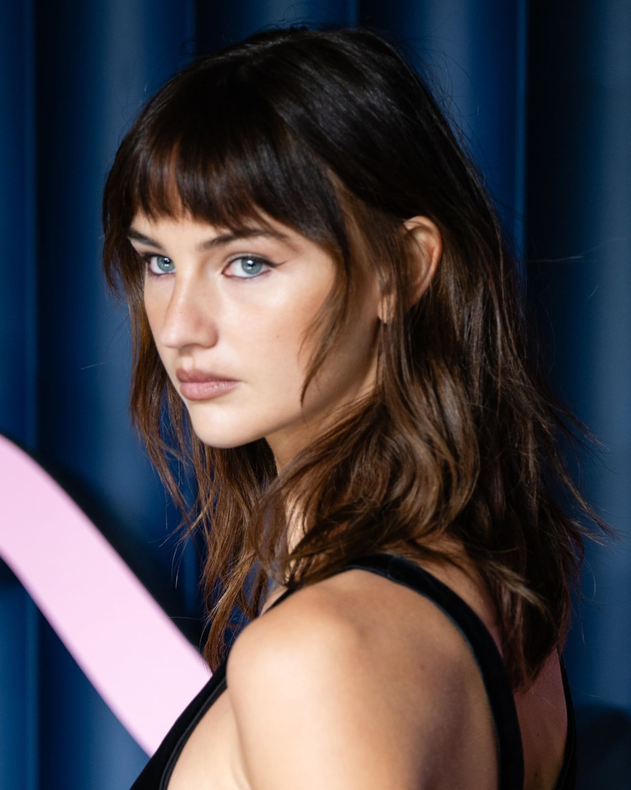 Collarbone Shag With Wispy Curtain Bangs — Simple Trending Hairstyle