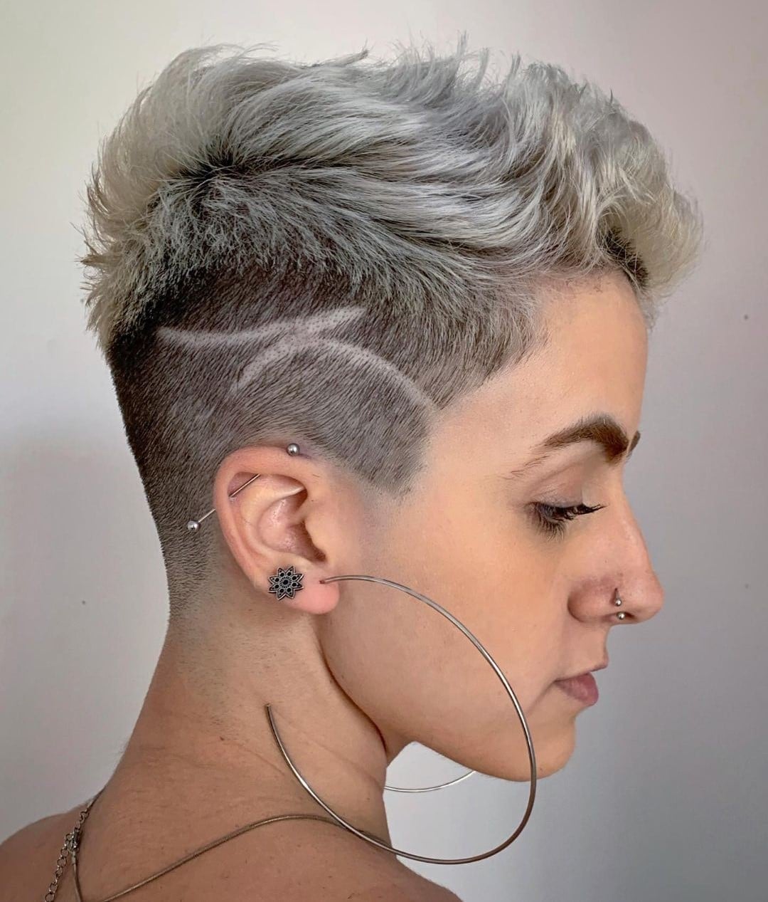 Ash Blonde Undercut With Carved Lines — Simple Undercut Hairstyles