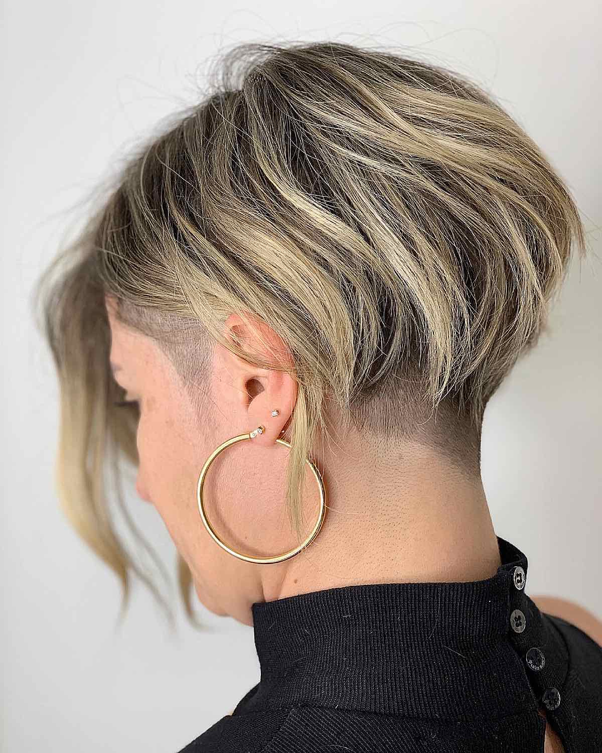 Blonde Angled Bob With Textured Undercut — Simple Undercut Hairstyles