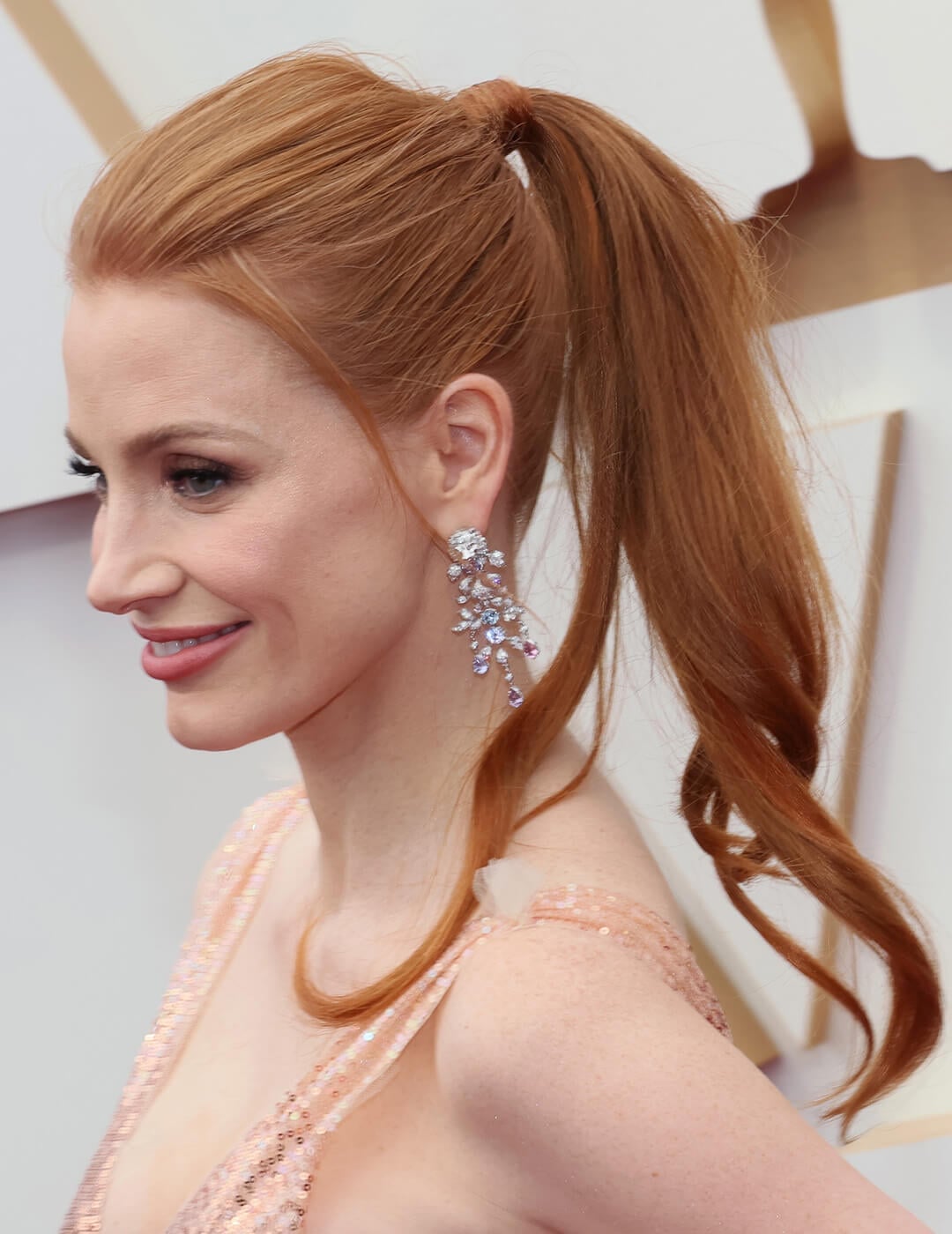 High Ponytail Volume Red With Highlights High Ponytail Volume Red With Highlights — Simple Updo Ponytail
