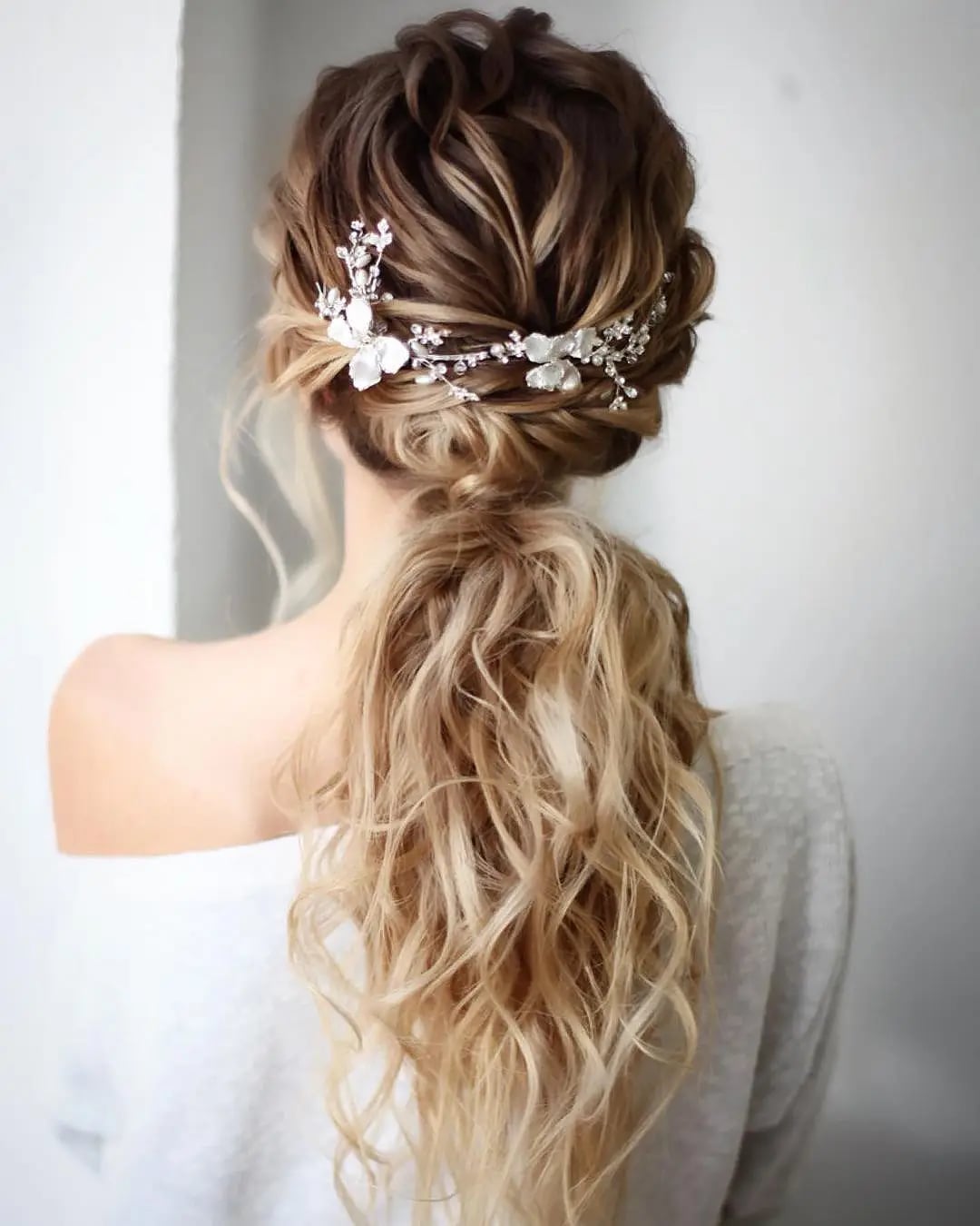 Low Ponytail Loose Waves With Accessory Low Ponytail Loose Waves With Accessory — Simple Updo Ponytail