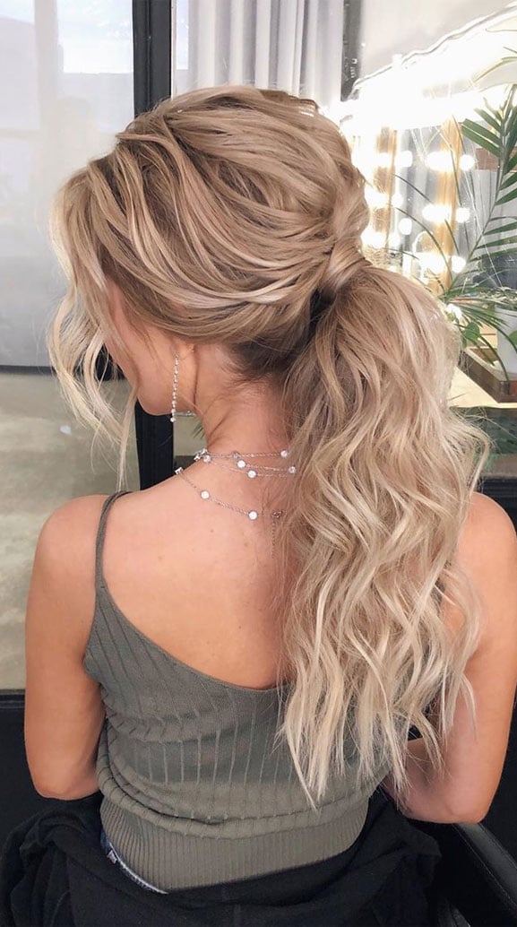 Voluminous Crown Ponytail Ash Blonde Voluminous Crown Ponytail Ash Blonde — Simple Updo Ponytail