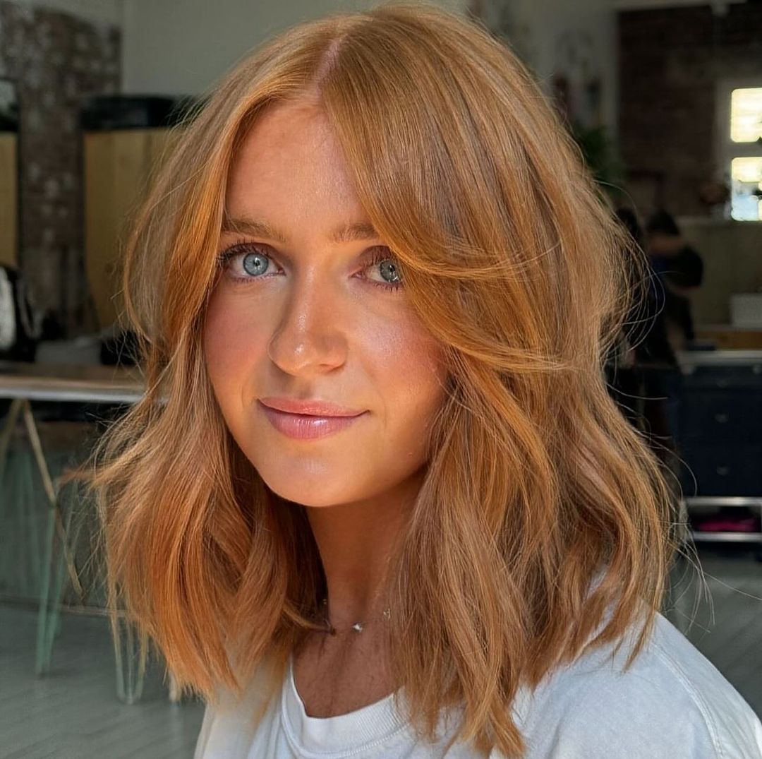 Collarbone Lob With Strawberry Blonde Waves Collarbone Lob With Strawberry Blonde Waves — Simple Volume Hair