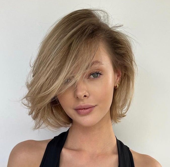 Collarbone Ash Blonde Bob With Curtain Bangs — Simple Volumizing Hair