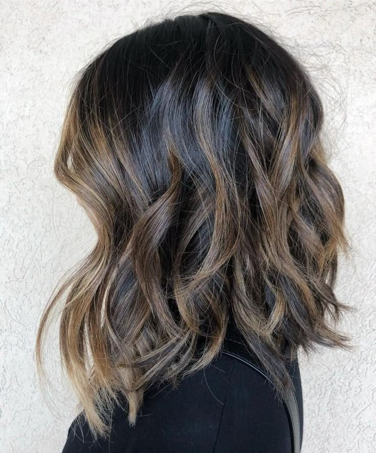 Caramel Highlighted Wavy Lob — Simple Wavy Hairstyles