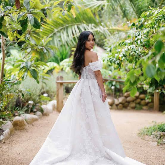 Long Layers With Soft Curtain Bangs — Simple Wedding Hairstyles for Long Hair