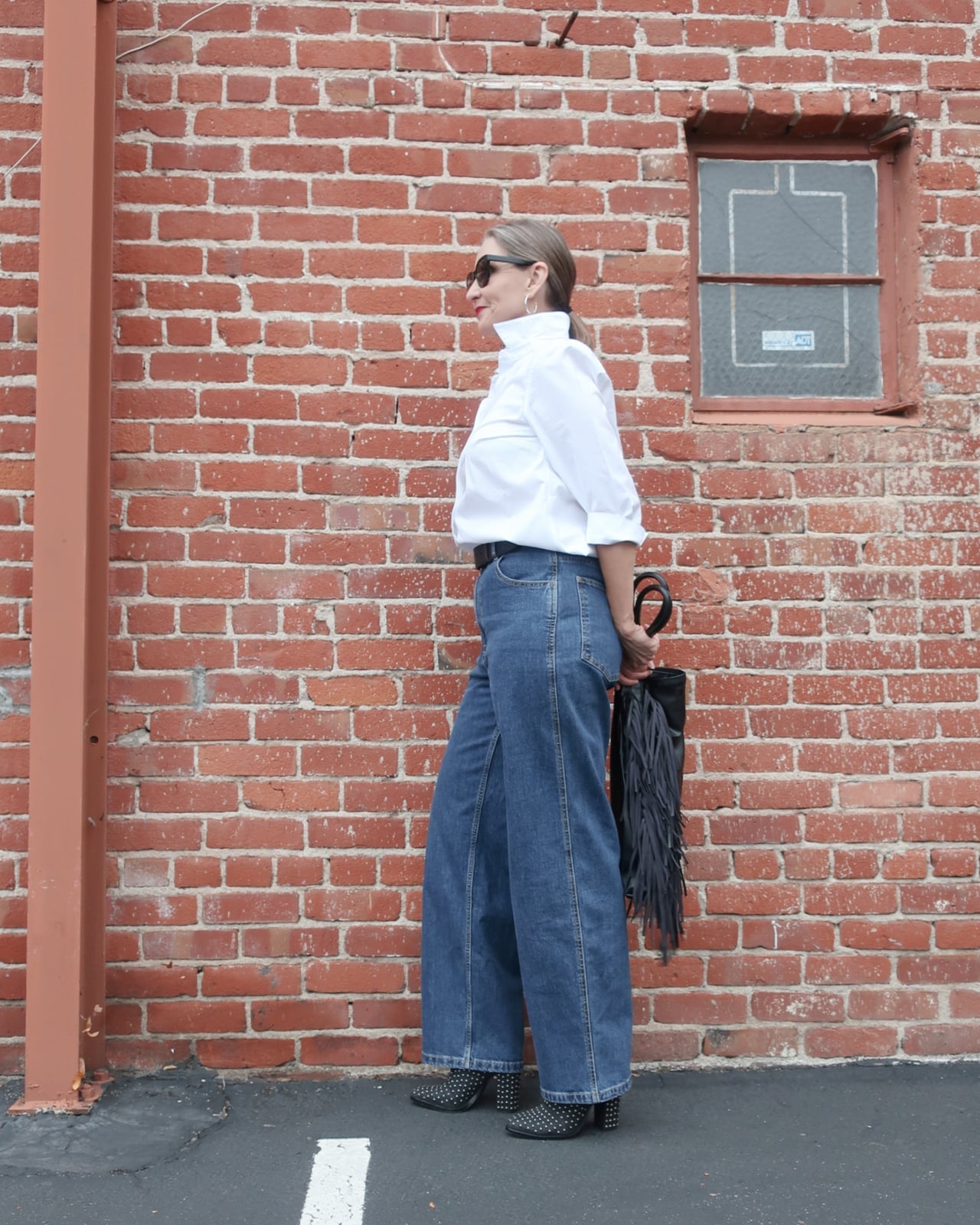 White Button-Down Shirt with Wide-Leg Jeans, Office-Safe Version White Button-Down Shirt with Wide-Leg Jeans, Office-Safe Version — Simple White Top Outfits