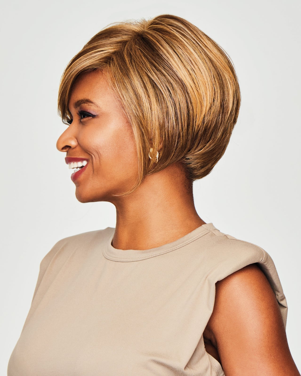 Stacked Bob With Side Swept Bangs — Simple Wig Hair