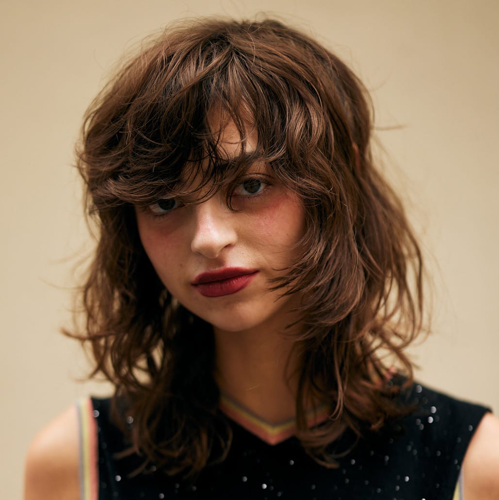 Collarbone Medium Brown Wolf Cut With Face-Framing Bangs — Simple Wolf Cut