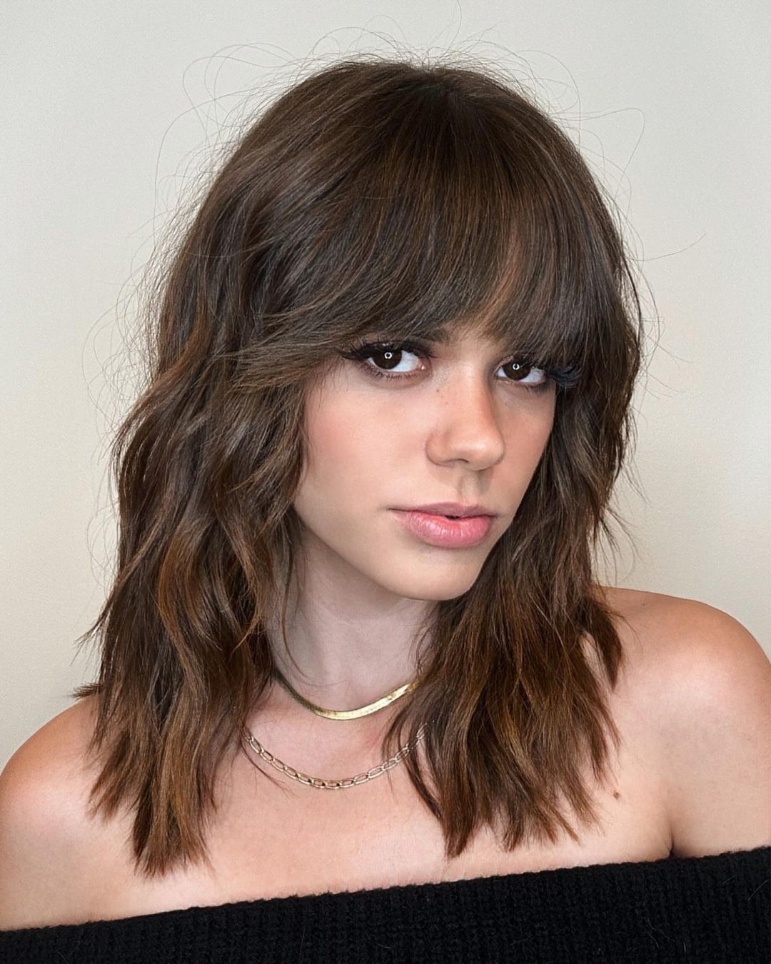 Collarbone Dark Brown Wolf Cut With Blunt Bangs, Wavy — Simple Wolf Cut