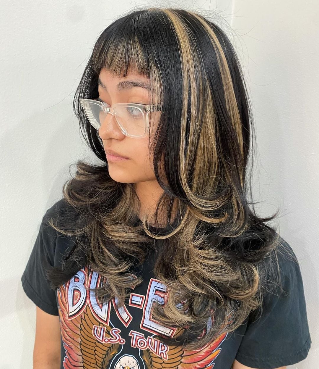 Shoulder Layers With Golden Blonde Highlights — Skunk Stripe Hair