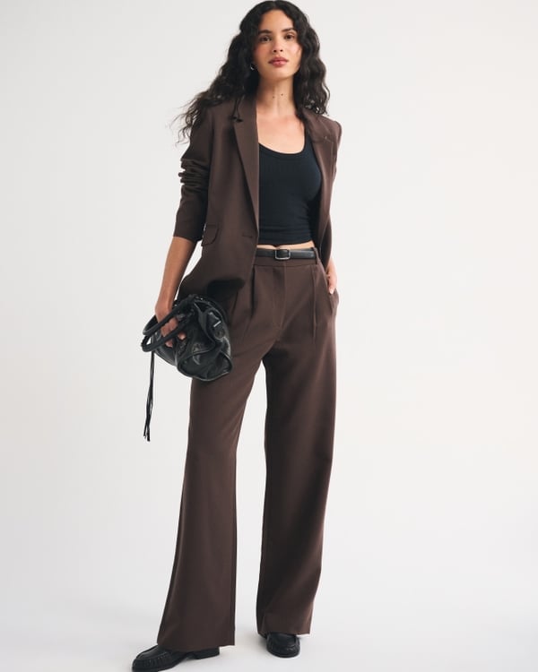 Brown oversized blazer with wide leg trousers — Smart Casual Outfits